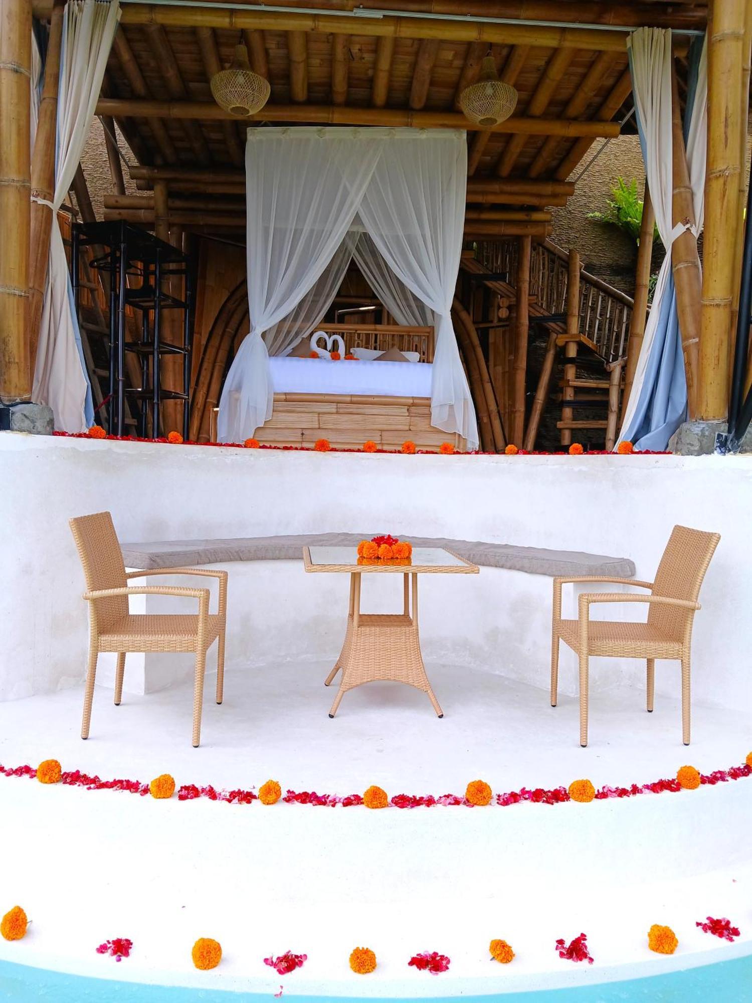 Villa Danaswari Bali Bamboo House Selat Esterno foto