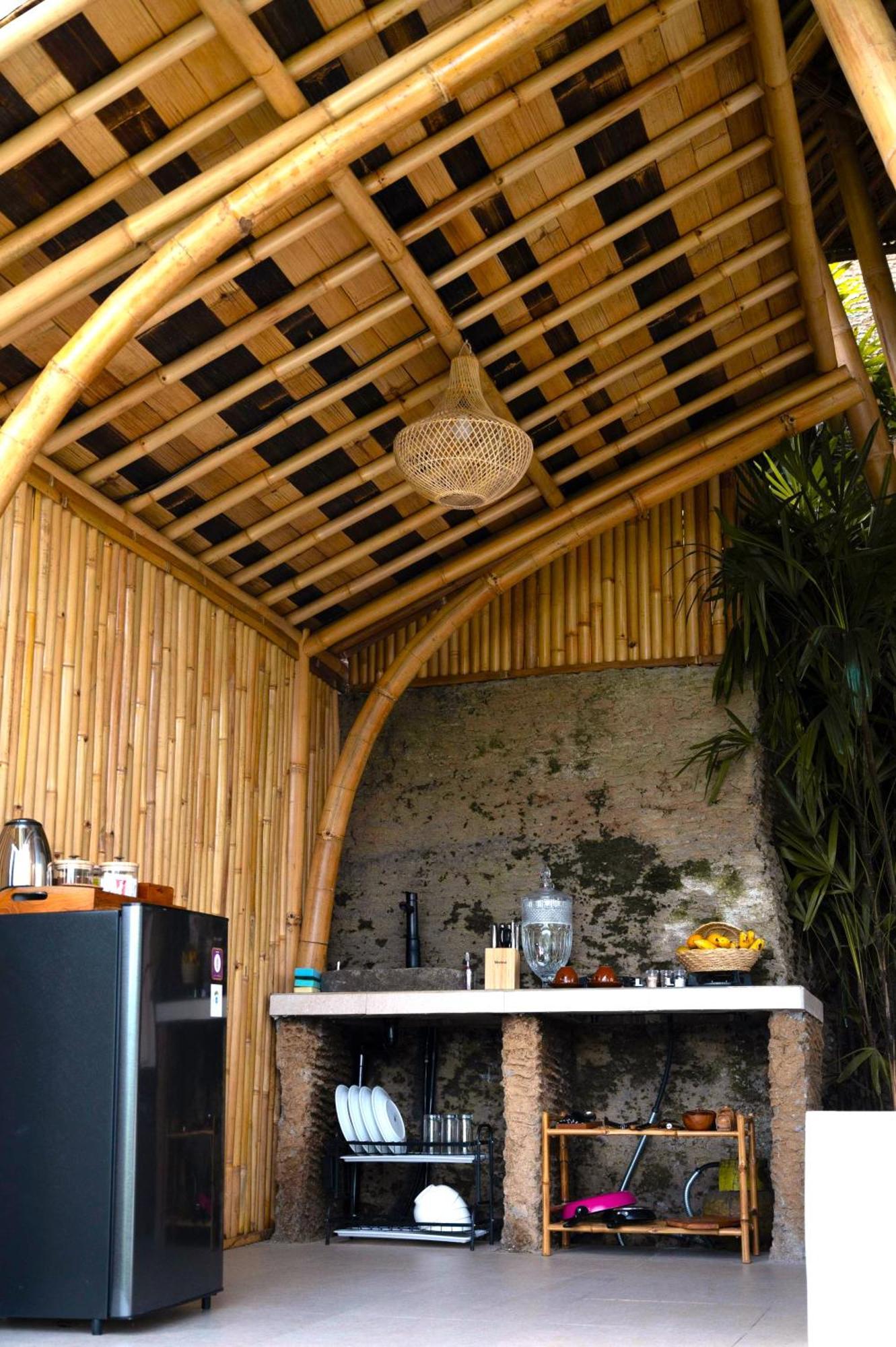Villa Danaswari Bali Bamboo House Selat Esterno foto