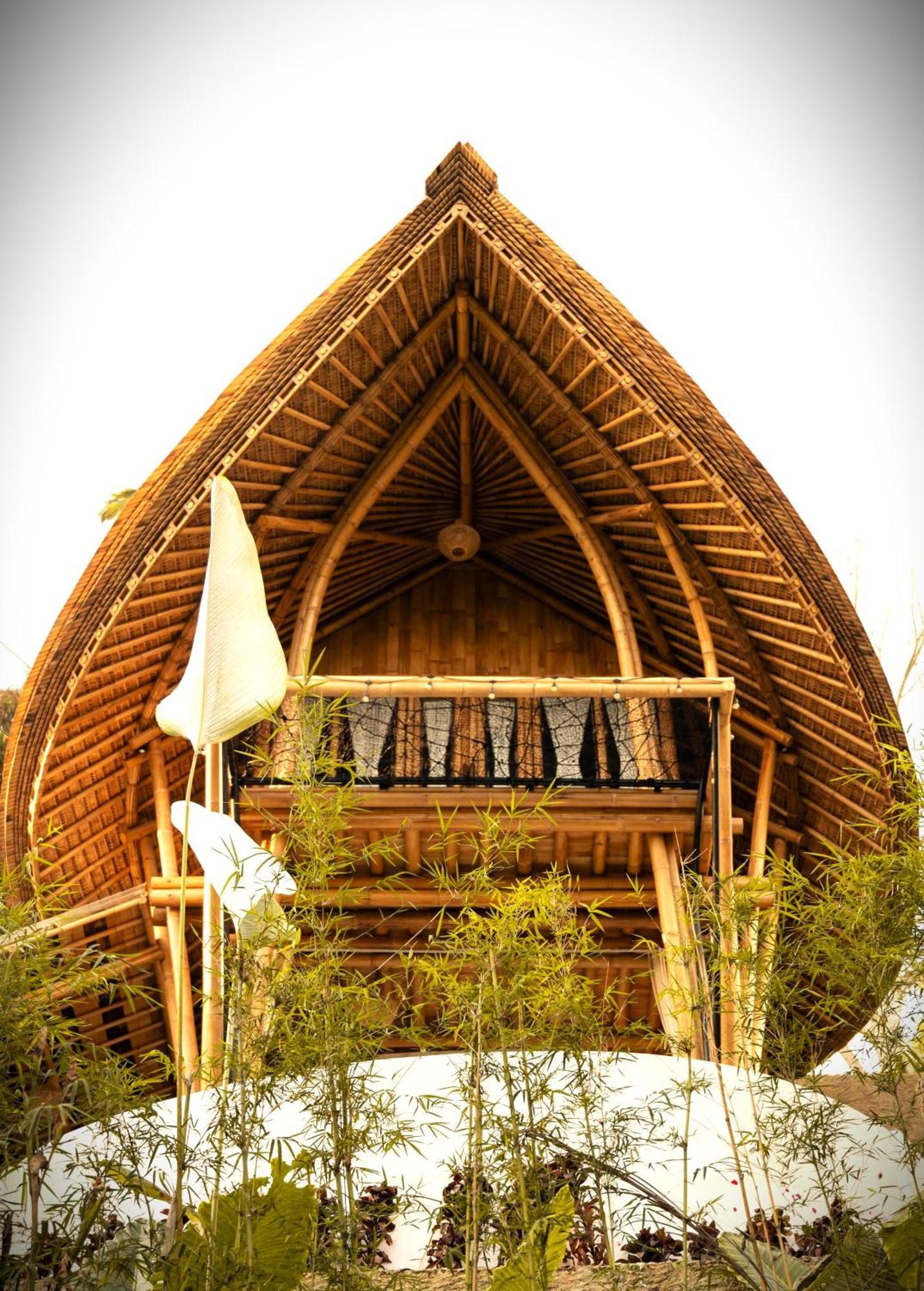 Villa Danaswari Bali Bamboo House Selat Esterno foto