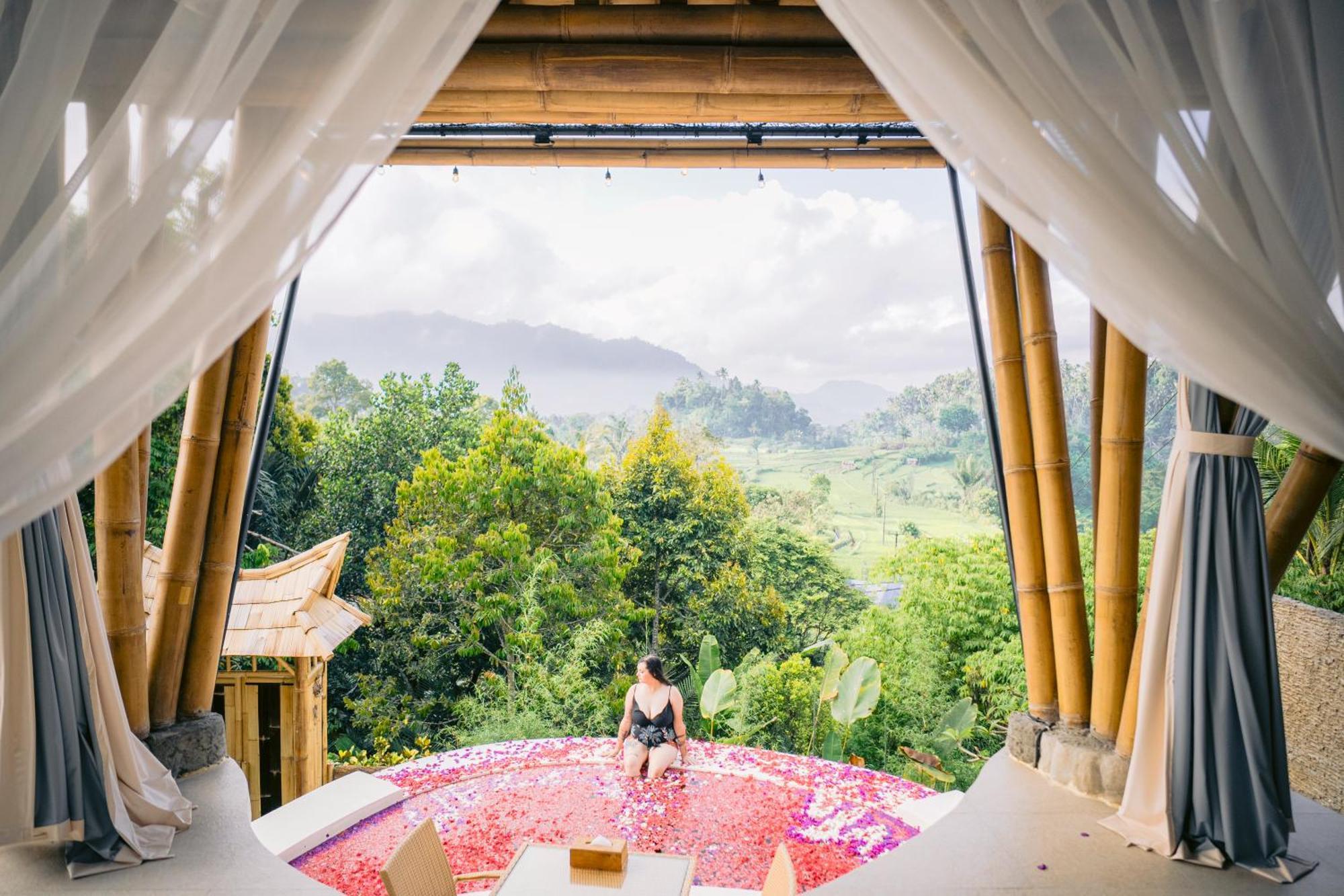 Villa Danaswari Bali Bamboo House Selat Esterno foto